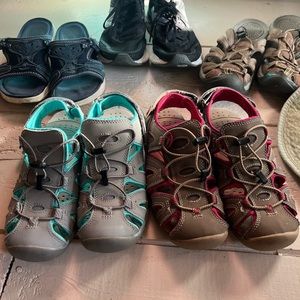 EDDIE BAUER Mary Shitake Leather Cinch Cord Sandal bundle plus freebies hats
